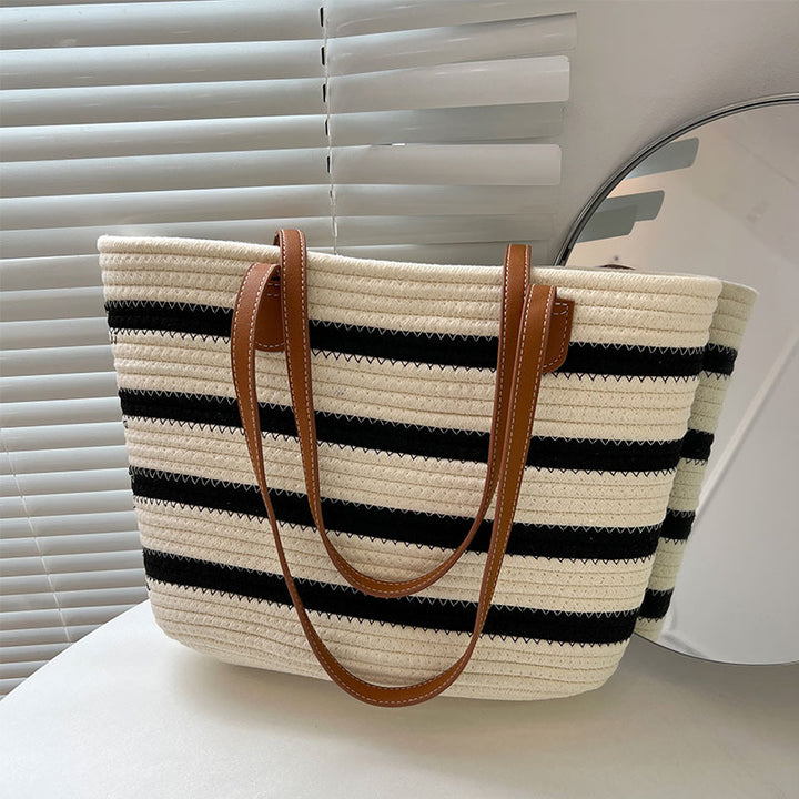 Stylish straw bag with contrasting stripes Bowlift