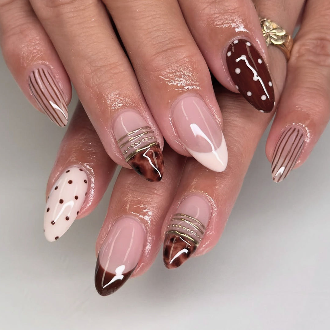 Elegant Stiletto Nails with Creative Glittering Design Bowlift