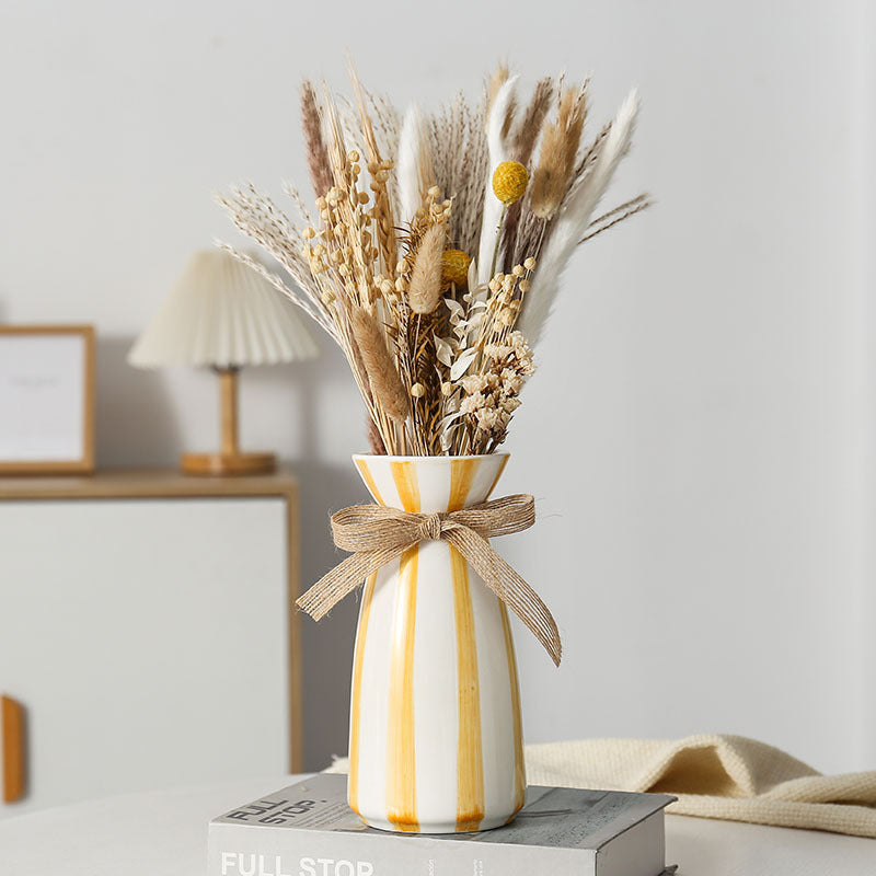 Elegant ceramic vase in vintage style Bowlift