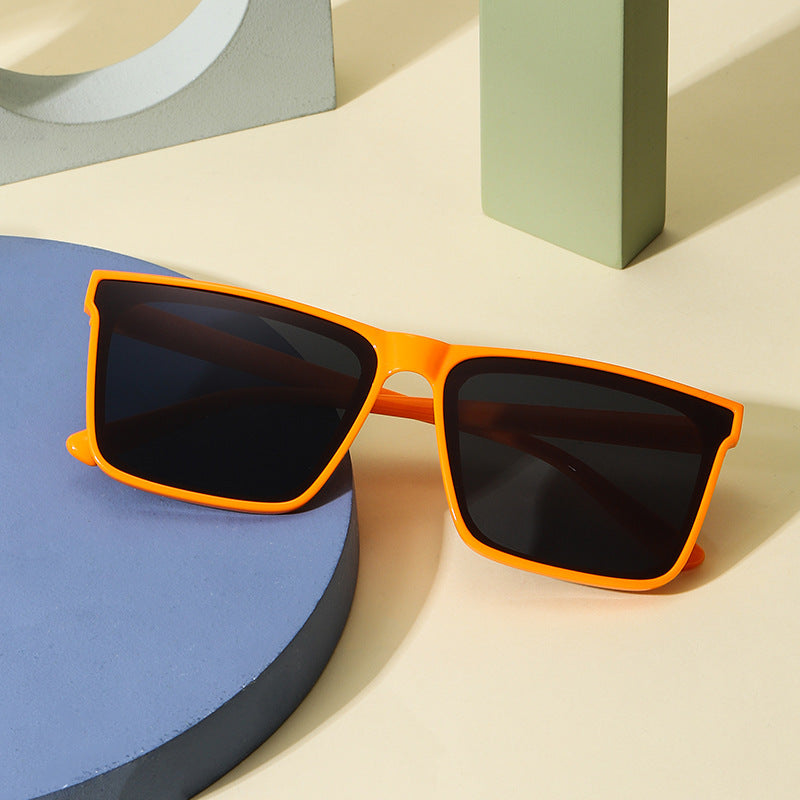 Women's stylish sunglasses made of robust, UV-protected plastic Bowlift