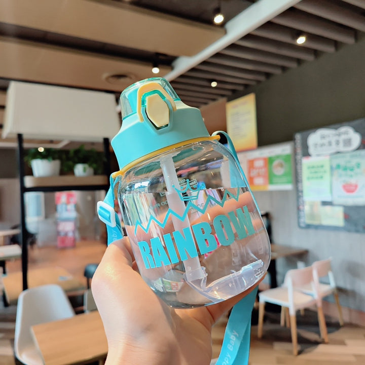 Women’s water bottle with integrated straw Bowlift
