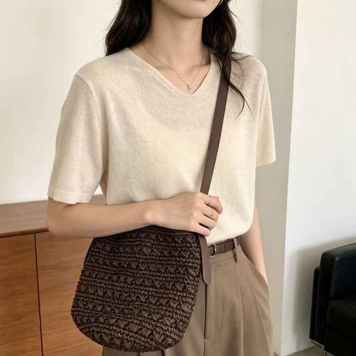 Handbag with a Modern Woven Design Bowlift