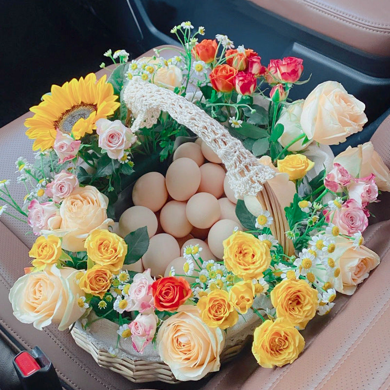 Ladies basket with elegant fabric lining and decorative lace trim Bowlift