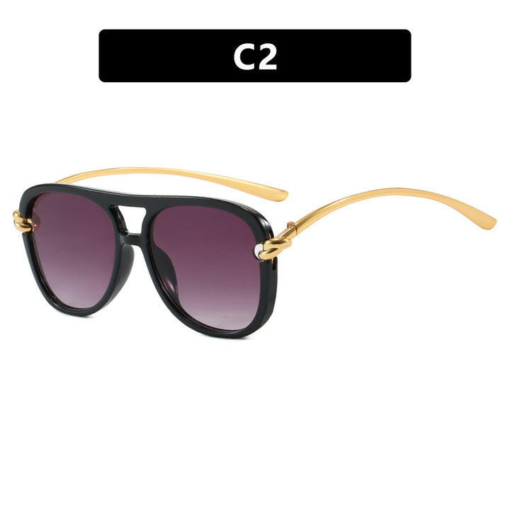 Women's sporty sunglasses with wide plastic frame and UV protection Bowlift