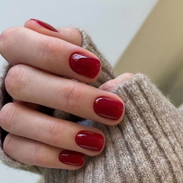 Elegant Nail Art with Gloss Finish Bowlift