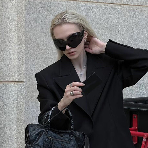 Women's visor-style sunglasses with innovative protection design Bowlift
