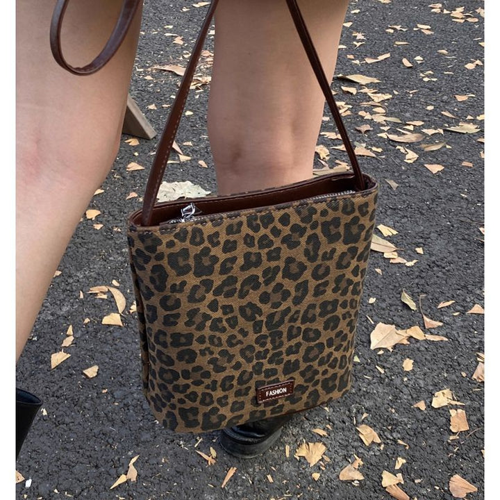 Fashionable Animal Print Crossbody Bag Bowlift