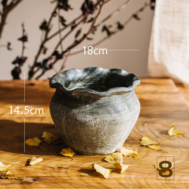 Rustic ceramic pot with handmade design Bowlift