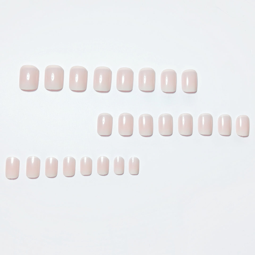 Artificial nail with elegant ombre effect Bowlift