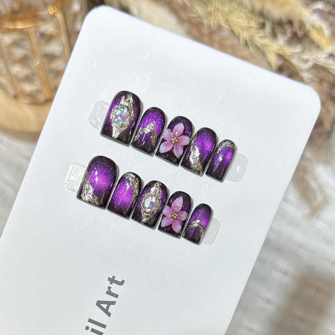 Elegant Floral Press-On Nail Set with Glitter Accents Bowlift