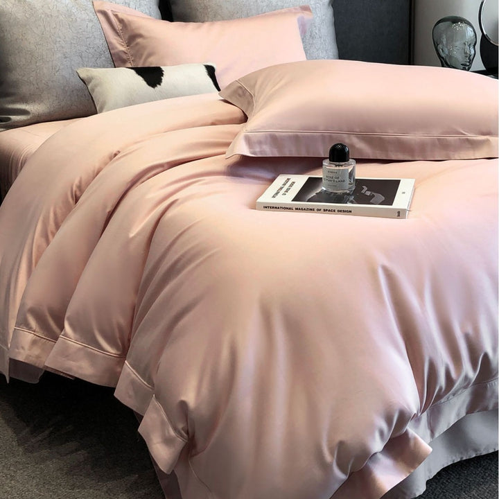 Silk satin bedding set with extra-fine shine and concealed zipper