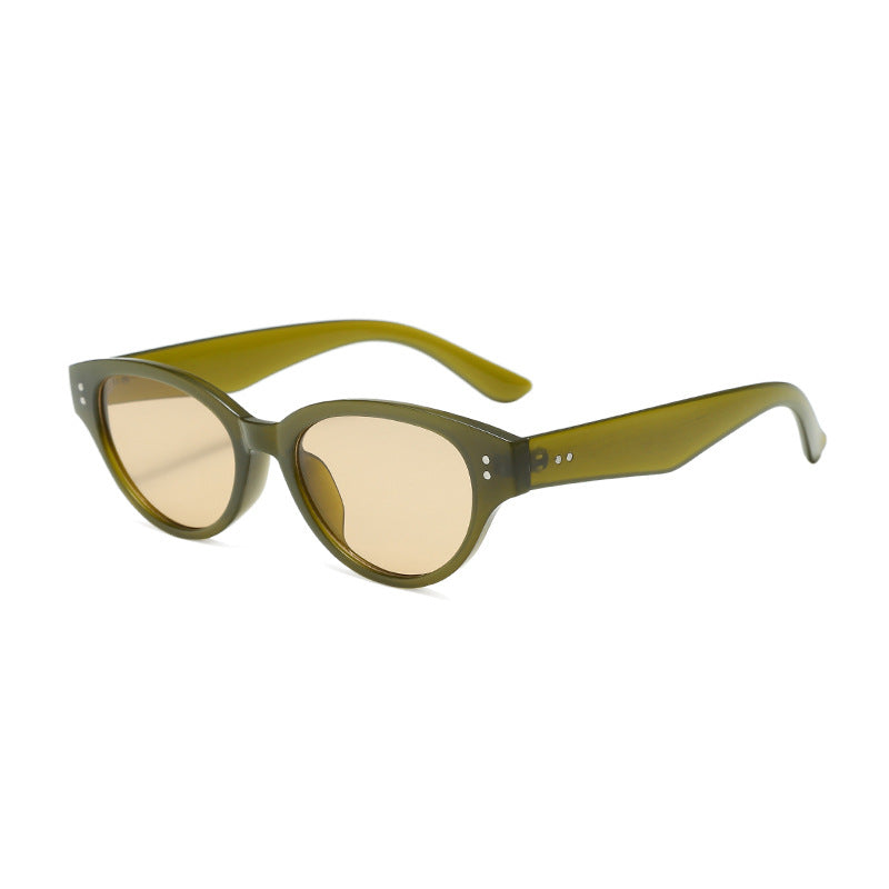 Women's Cat-Eye Sunglasses with Elegant Plastic Frame and UV Protection Bowlift