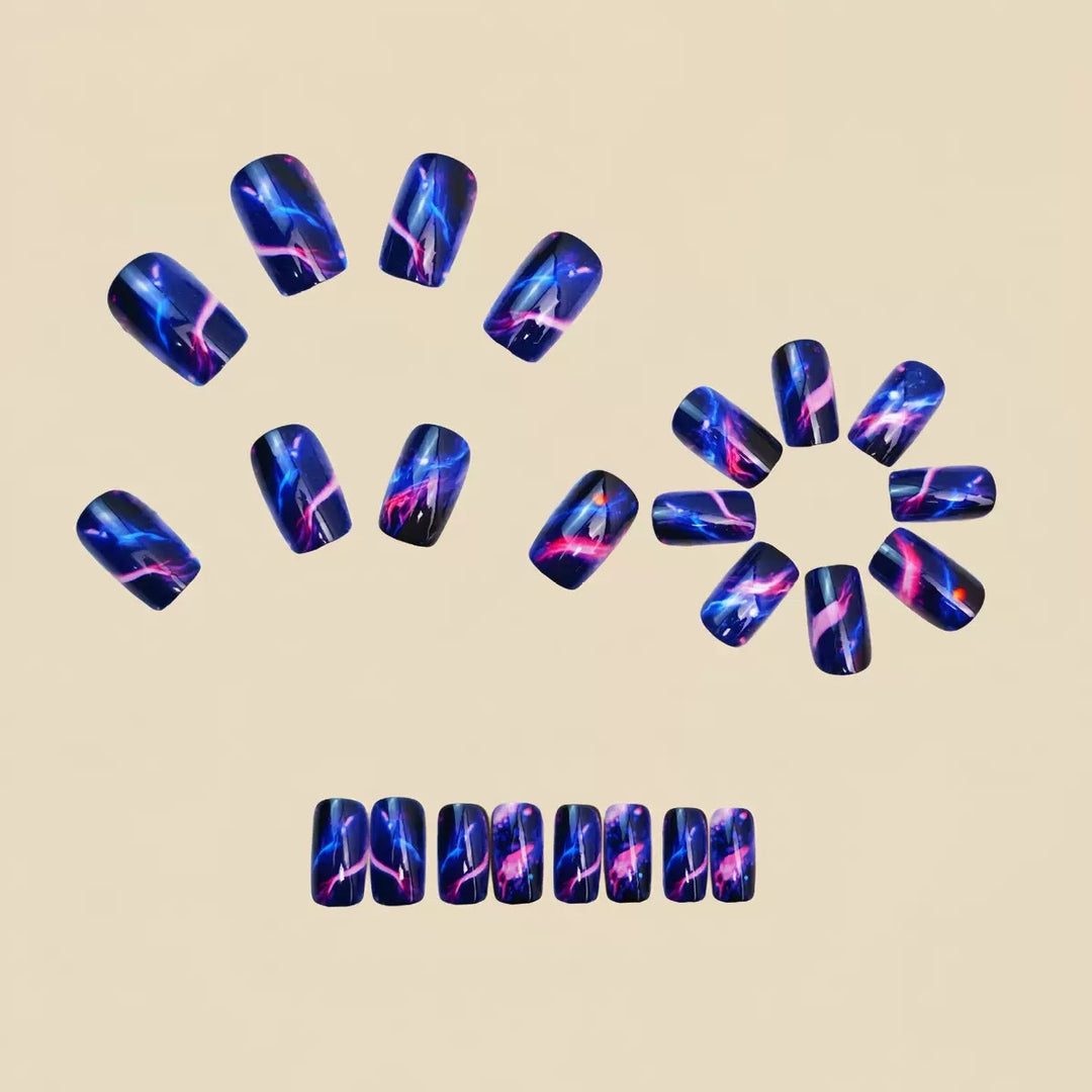 Nail art set with galactic design Bowlift