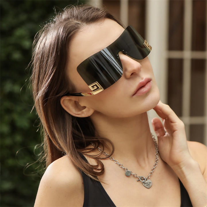 Women's Oversized Shield Sunglasses with Extravagant Design Bowlift