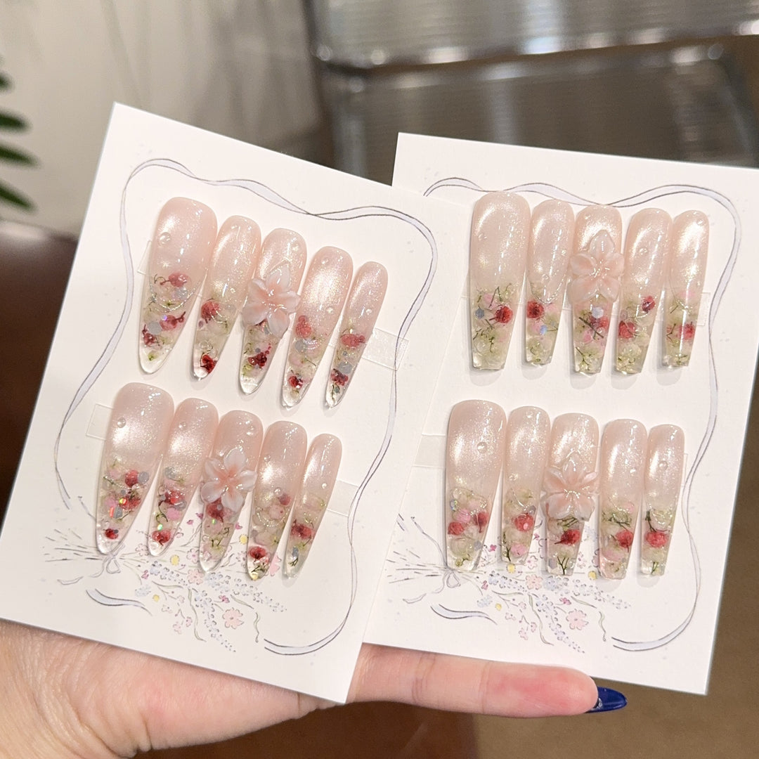 Artificial nail tips with floral details Bowlift
