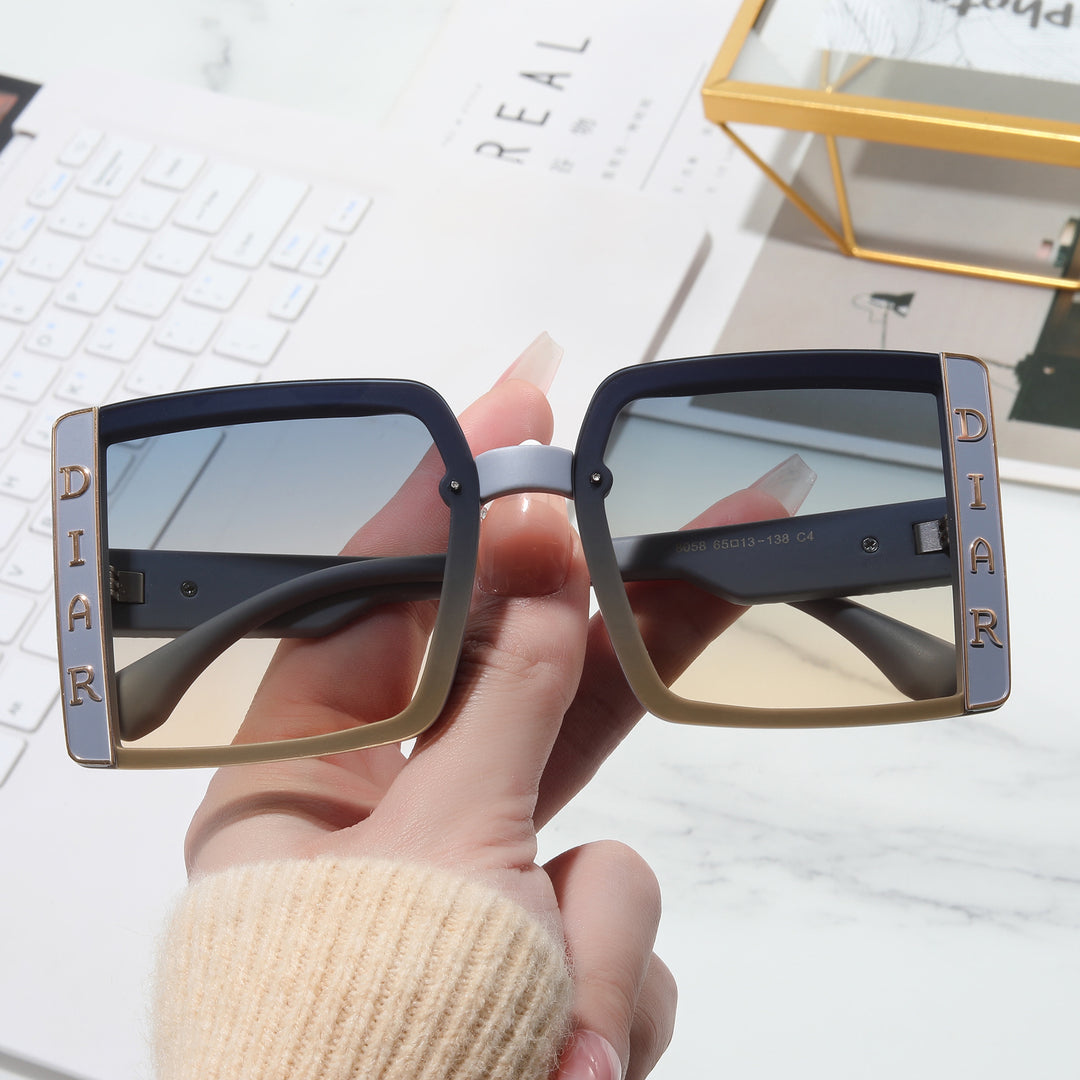Women's sunglasses in modern square design Bowlift