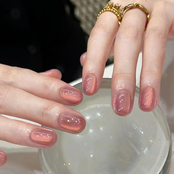 Artful Nail Decoration Bowlift
