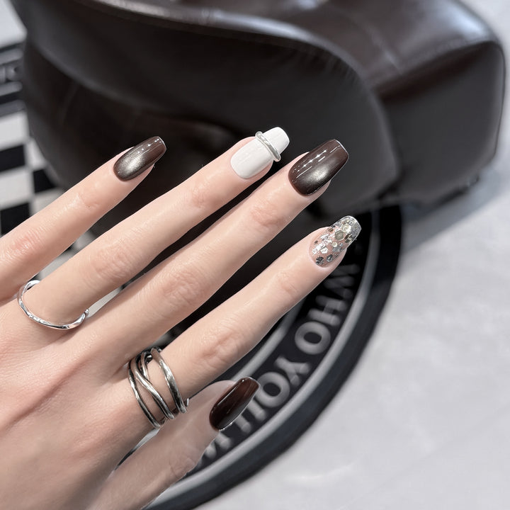 Press-On Nail Art Set with Ombre and Glitter Accents Bowlift