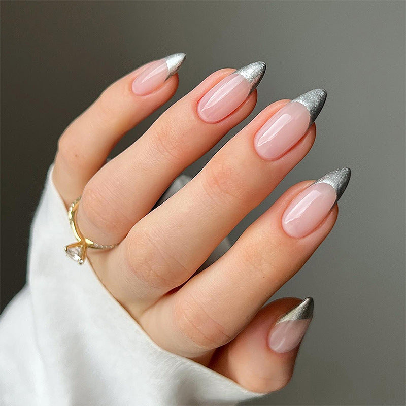 Stylish nail tips Bowlift