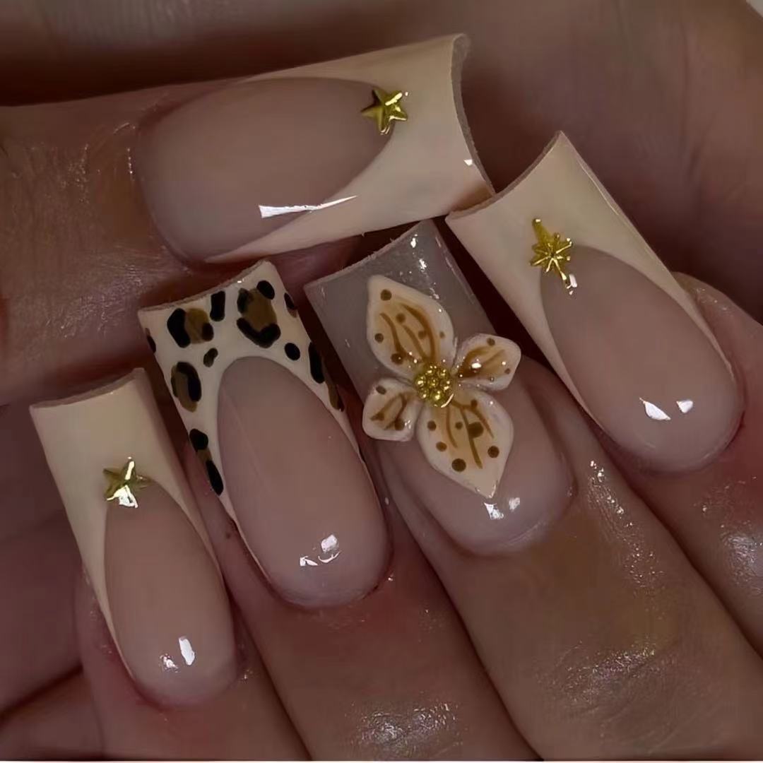 Decorative Artisanal Nail Extensions Bowlift
