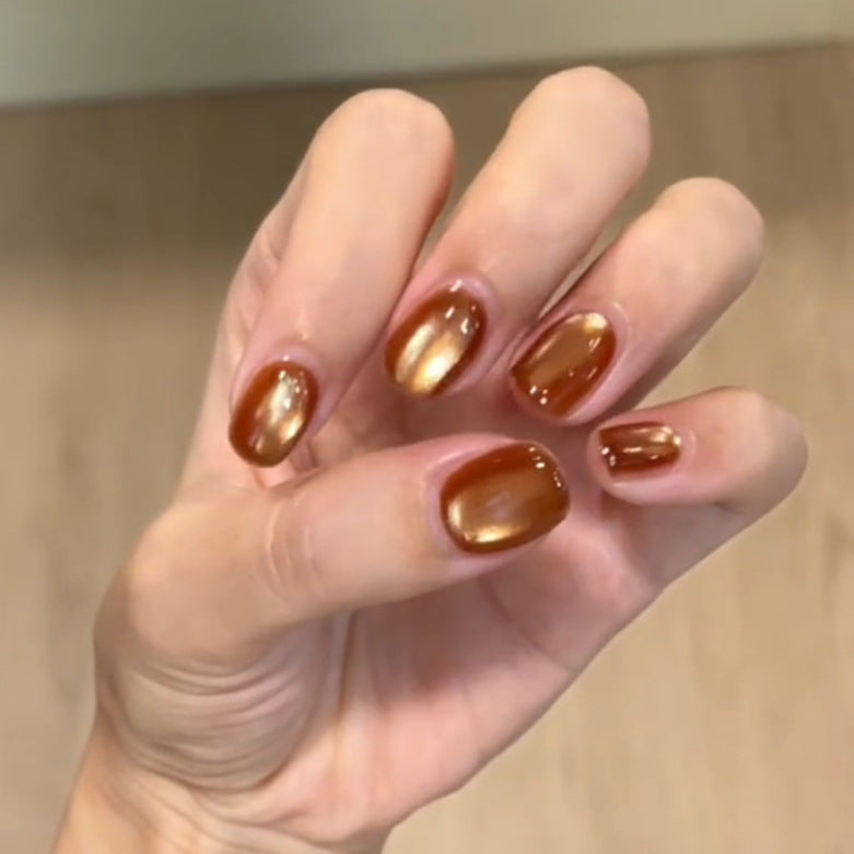Artificial nails with elegant shine Bowlift