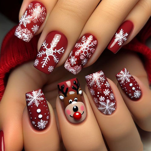 Artificial nails with festive reindeer and snowflake design Bowlift