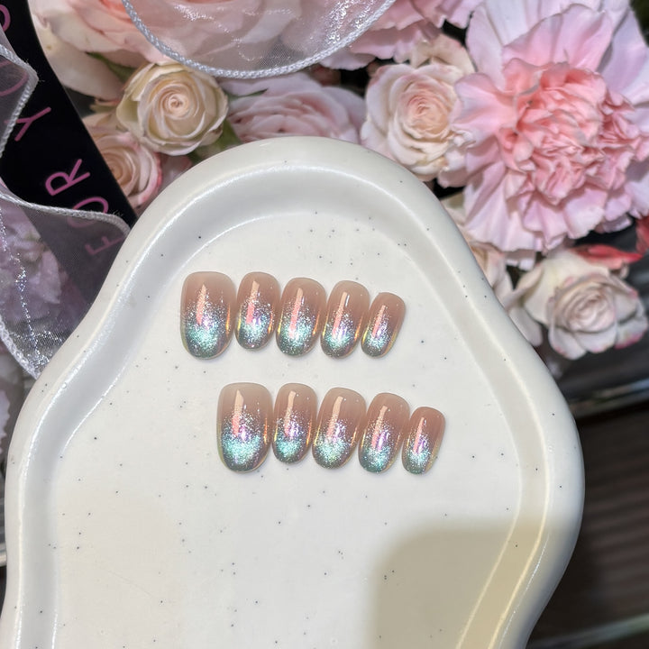 Artificial nail tips with shimmering ombre effect Bowlift