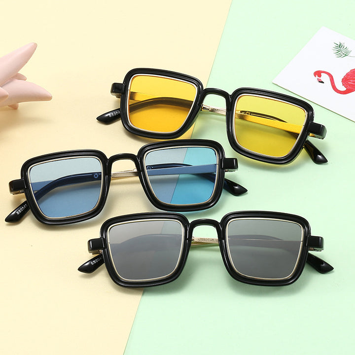 Women's square sunglasses with transparent frame and gold accents Bowlift