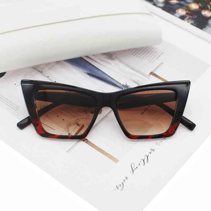 Women's Cat Eye Sunglasses with Transparent Frame and UV Protection Bowlift