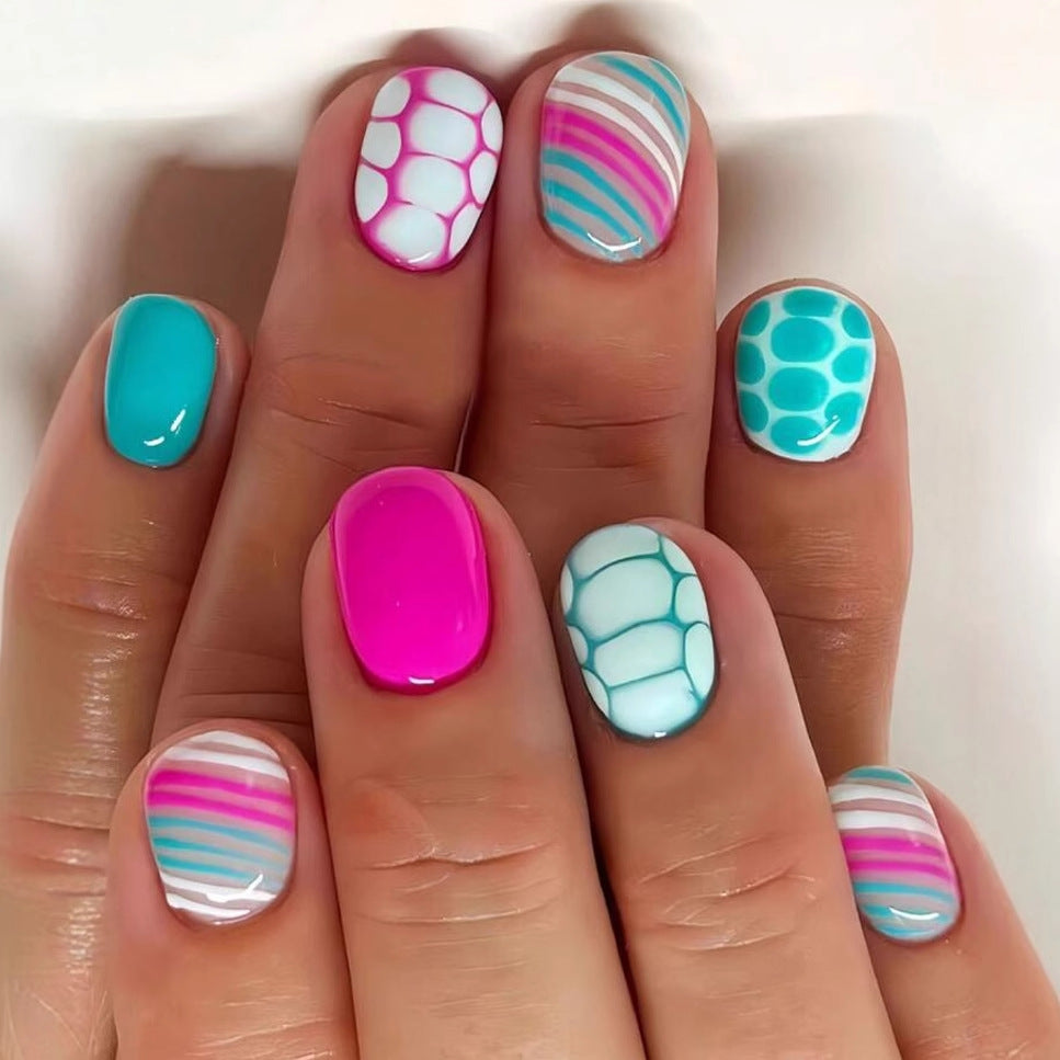 Nail set with playful patterns Bowlift