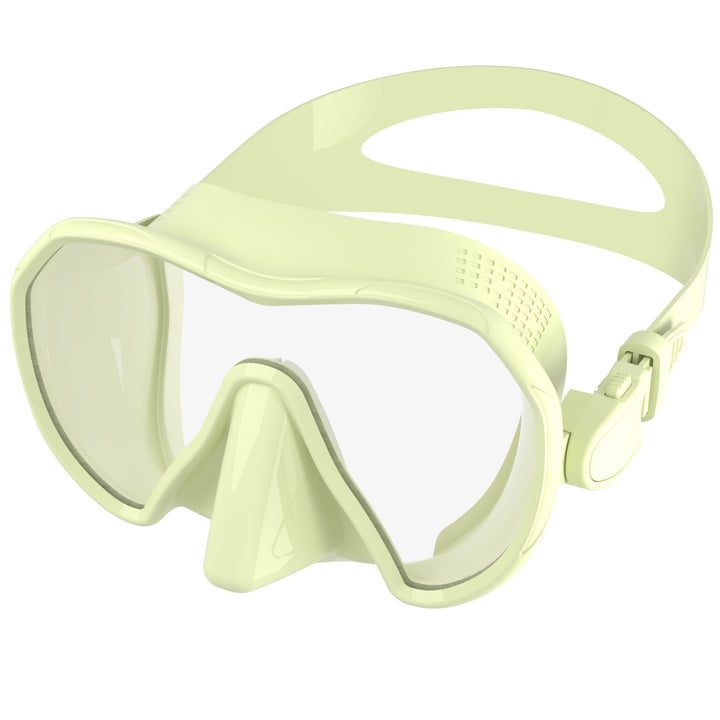 Diving mask with wide field of vision and innovative anti-fog technology Bowlift