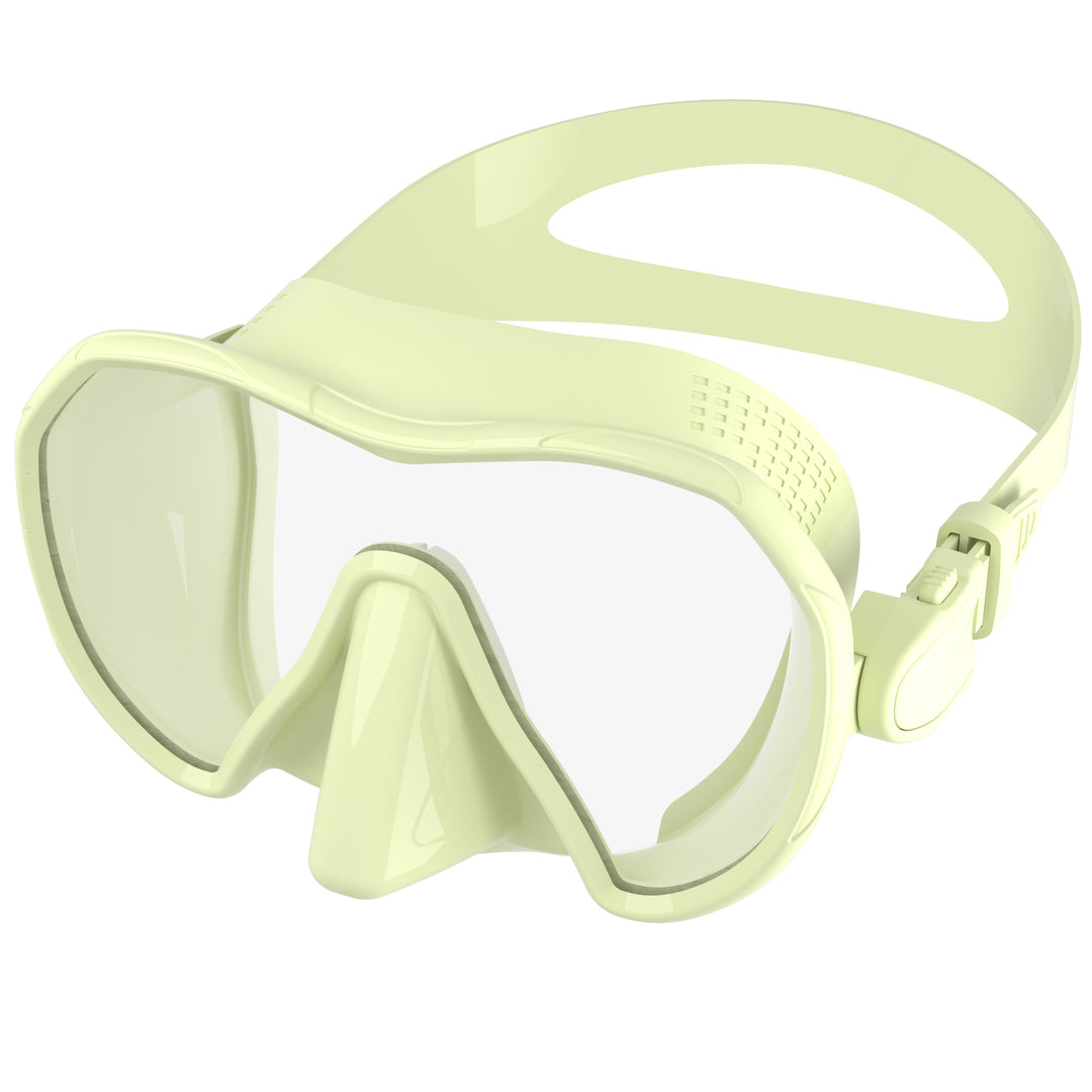 Diving mask with wide field of vision and comfortable silicone edge Bowlift