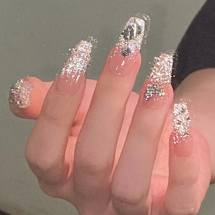 Sparkling nail art with 3D applications Bowlift