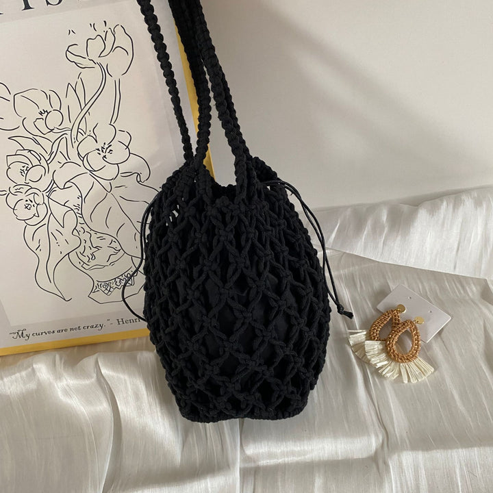 Hand-knotted tote bag with unusual mesh design Bowlift