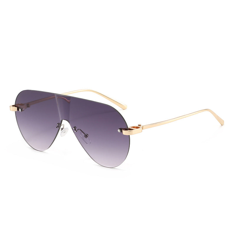 Ladies Oversized Sunglasses in Modern Aviator Style Bowlift