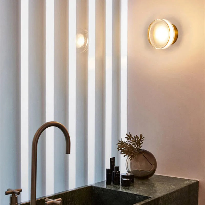 BowLift | Valyona – Modern Metal Wall Lamp | Black & Gold Cone Design | Warm LED Lighting