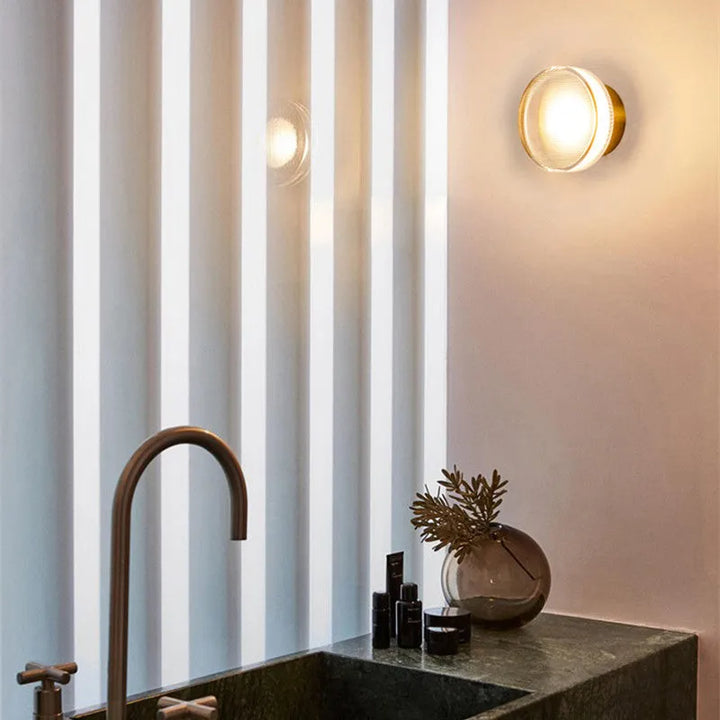BowLift | Valyona – Modern Metal Wall Lamp | Black & Gold Cone Design | Warm LED Lighting