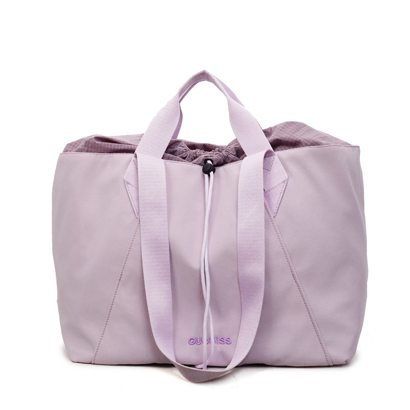 Sporty Travel Bag With Innovative Inner Pocket Bowlift