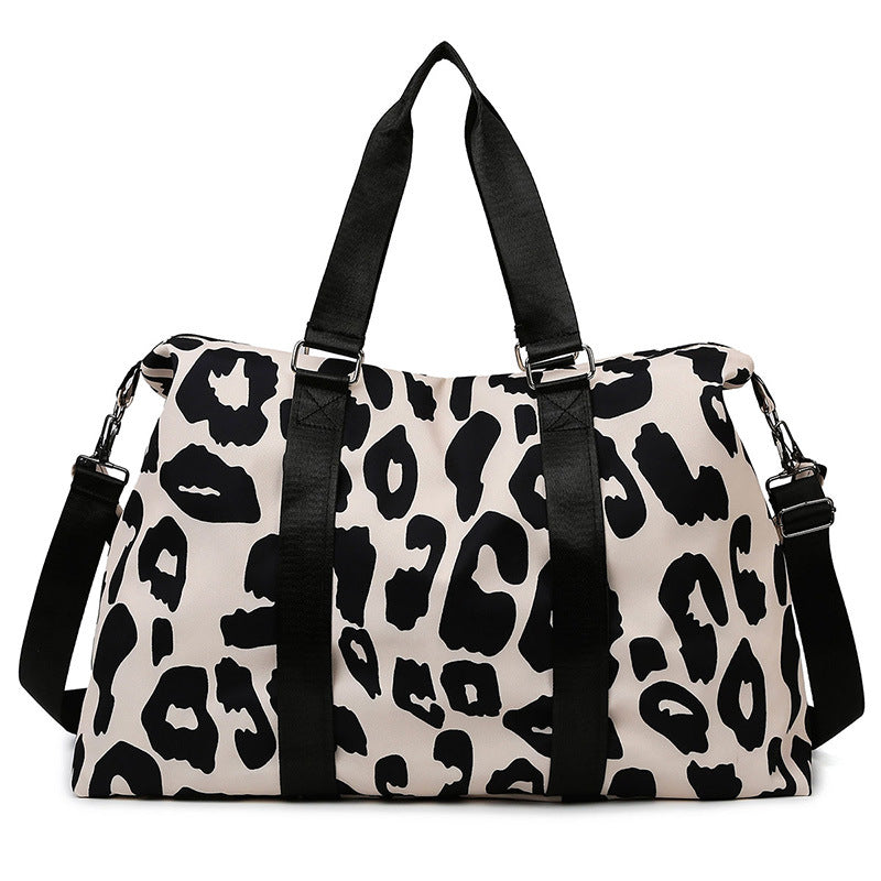Sporty travel bag with trendy zebra pattern Bowlift