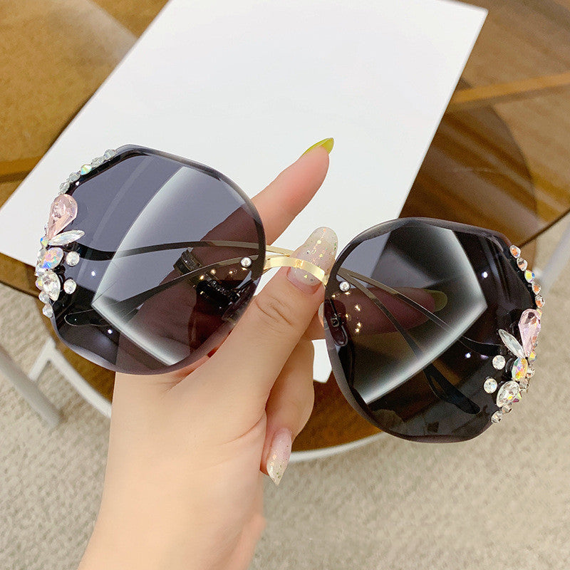 Women's Oversized Sunglasses with Decorative Stones Bowlift