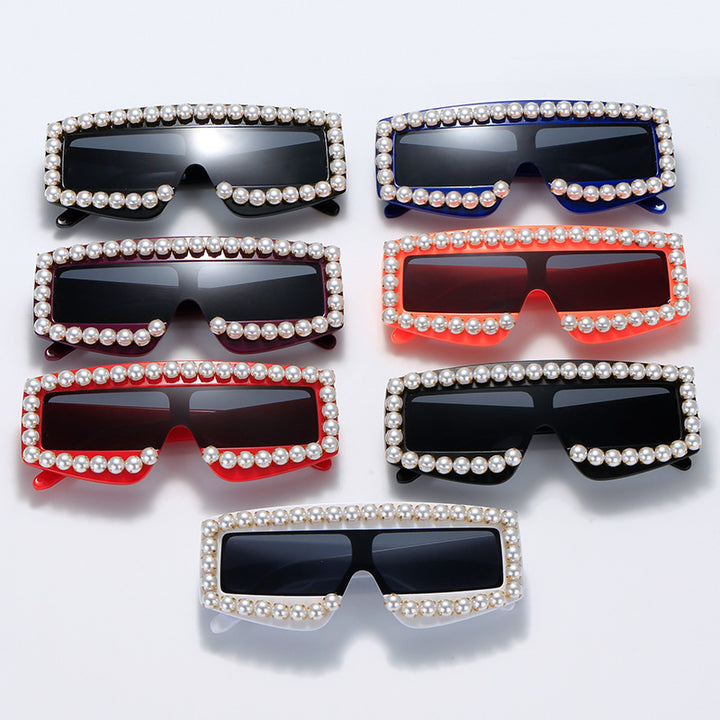 Women's fashionable sunglasses with pearl appliqués Bowlift