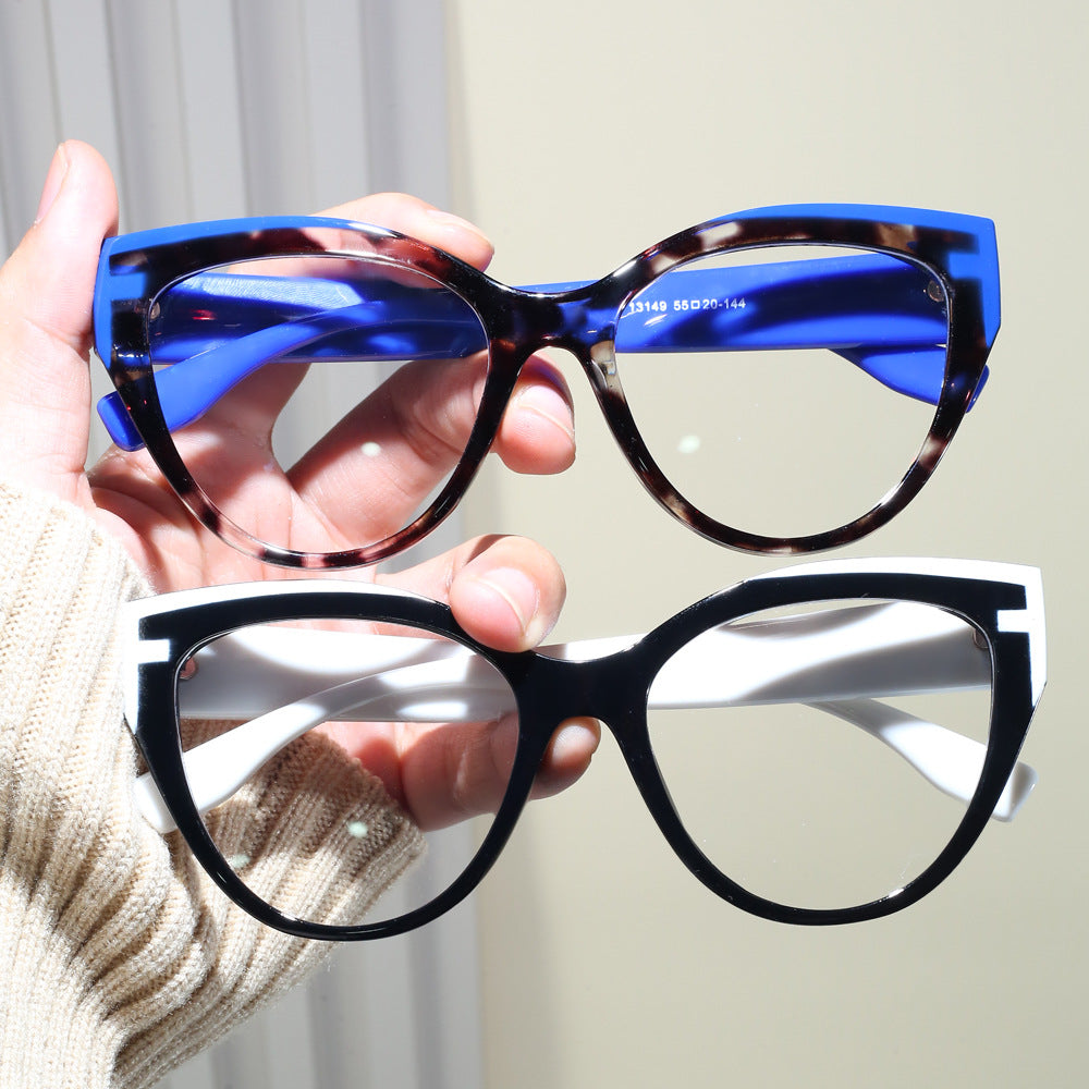 Ladies Cat-Eye Sunglasses with Extravagant Frame and UV Protection Bowlift