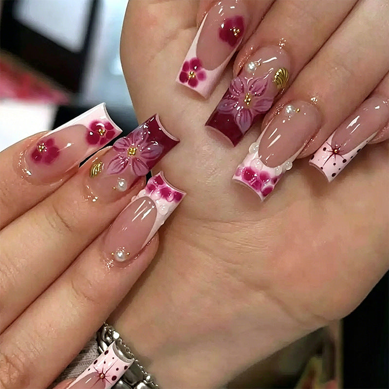Elegant Artificial Nail Tips with Gold Accents Bowlift