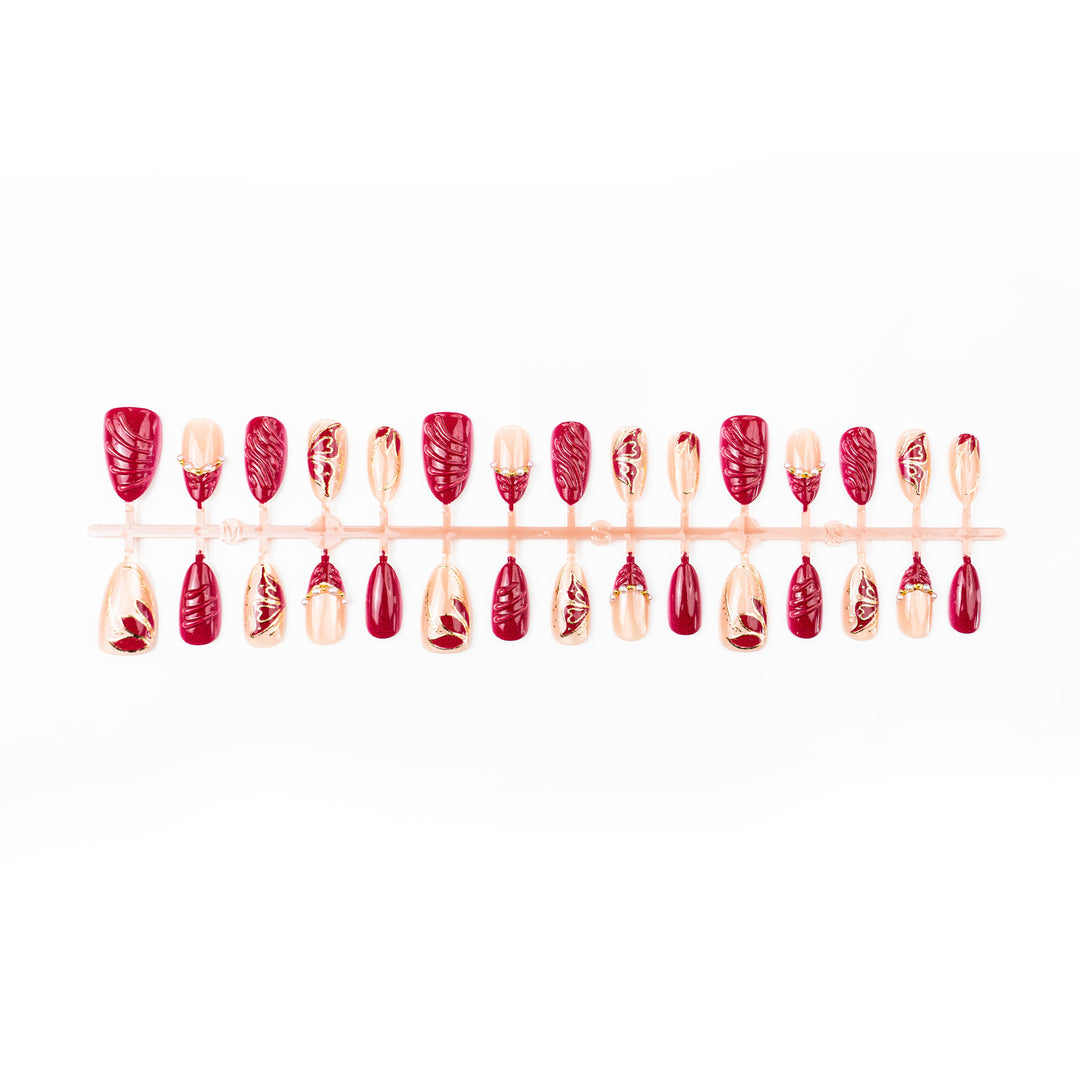 Artificial nails in elegant design Bowlift