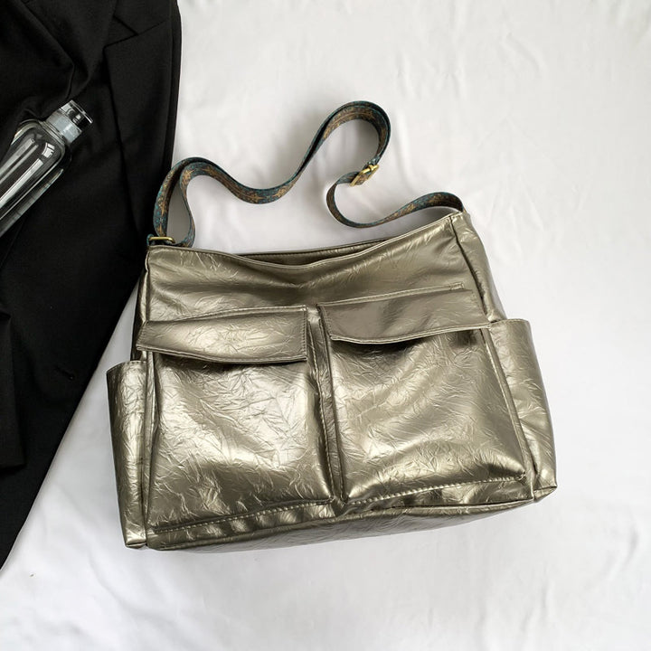 Multifunctional Shoulder Bag With Innovative Compartment System Bowlift