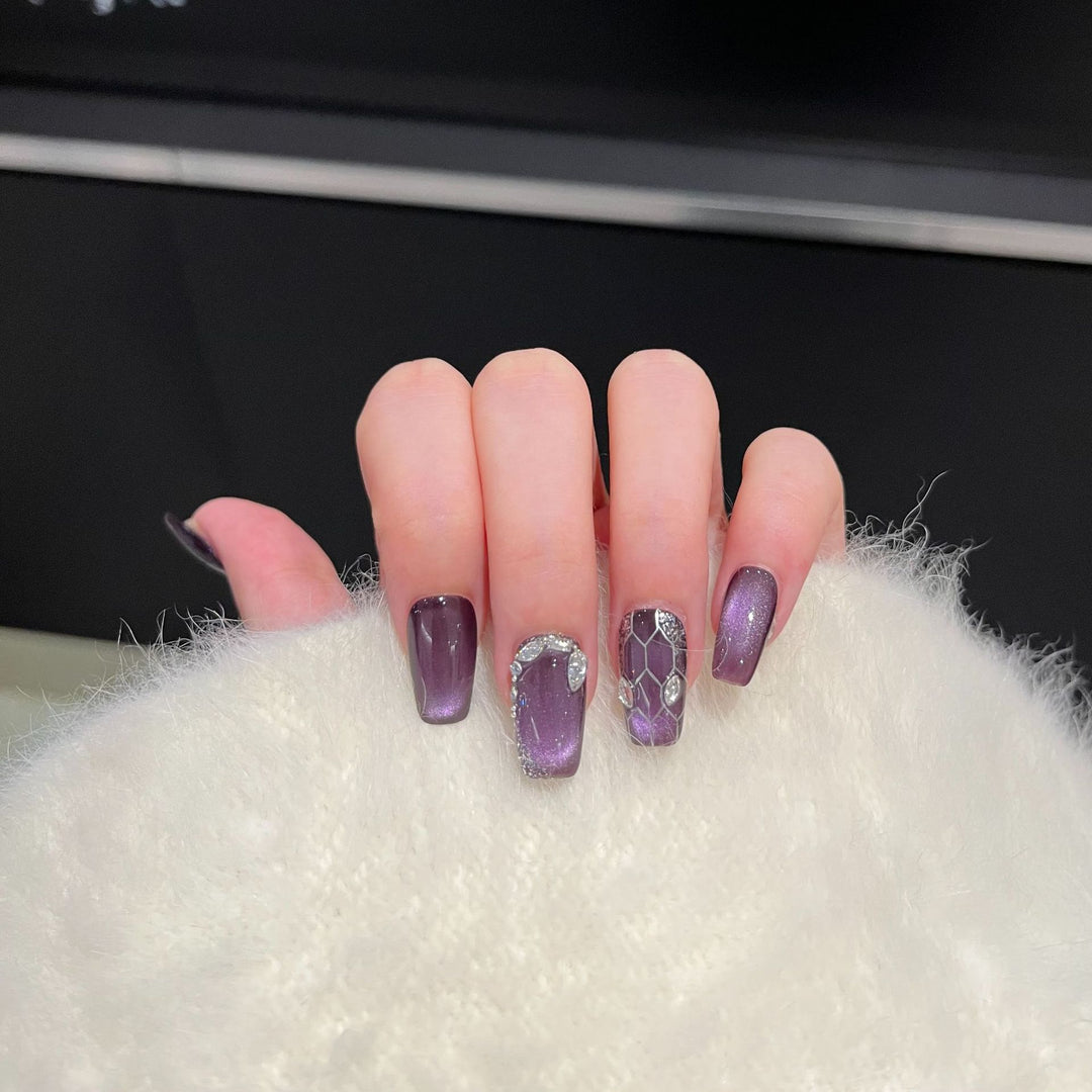 Diamond-Accented Press-On Nail Set Bowlift