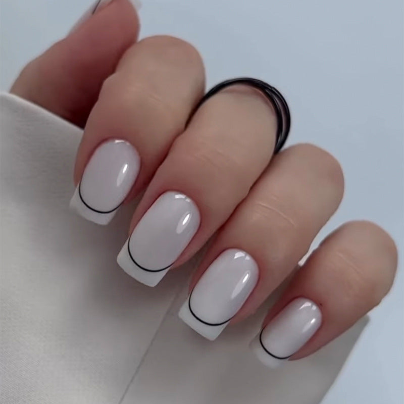 Glamorous Glittery Stiletto Press-On Nails Bowlift