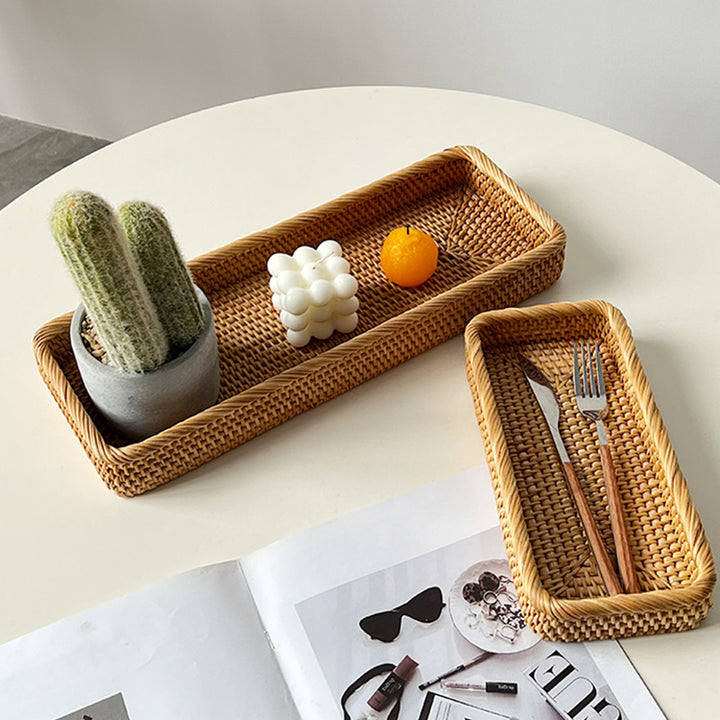 Women rectangular serving platter made of woven natural material Bowlift