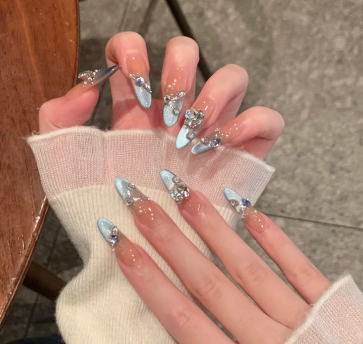 Artificial nails with elegant ombre finish Bowlift