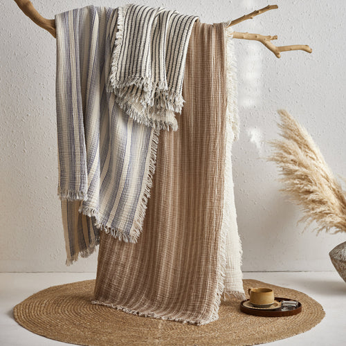 Ladies elegant and airy bedspread made of high-quality cotton Bowlift